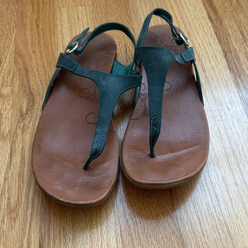 Ahnu Women's Green Sandals